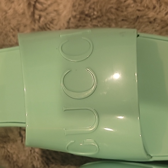 Gucci Rubber Slide Sandal Green Logo open toe 2” block heel Jelly mules 38 US 8 - Picture 2 of 11